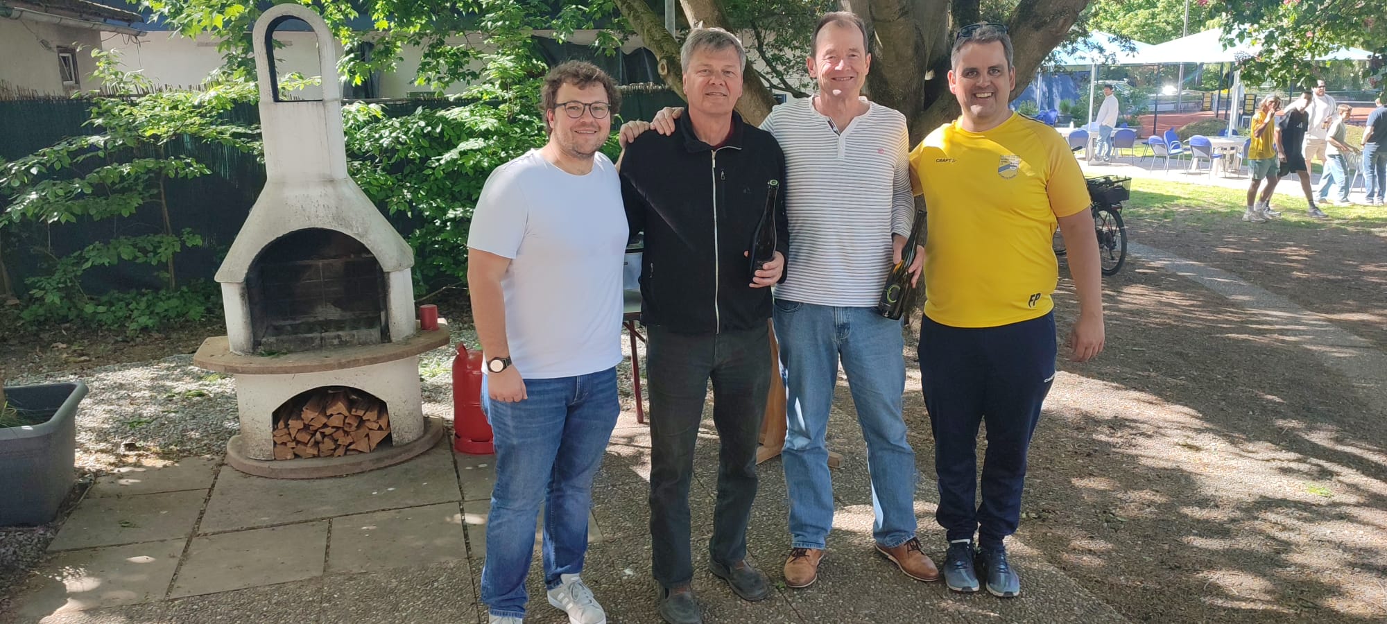 Sieger des Nations Cup 2026 und Tennis Abteilungsleitung v.l.n.r. Moritz Stadler Dietmar Stamm Wolfgang Müller Florian Peter
